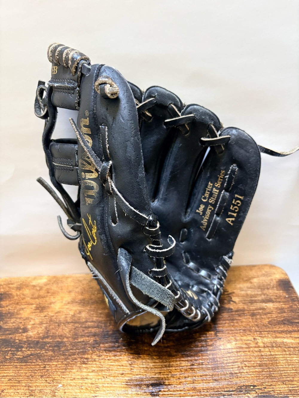 Wilson | A1551 Staff Series Joe Carter Leather RHT Black Baseball Glove 10 1/2"